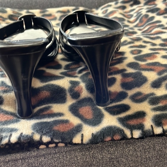 Anne Klein size 8 wedge sandals with jewel accents.  Excellent condition - Picture 4 of 6